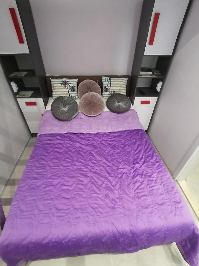 Apartment Rose By The Beach & Tennis Courts Сплит Екстериор снимка