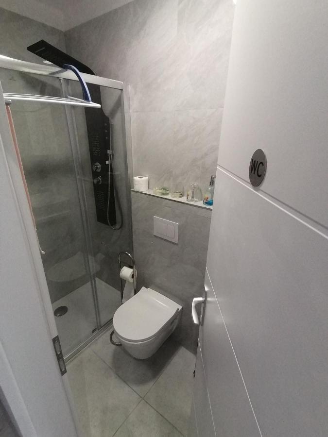 Apartment Rose By The Beach & Tennis Courts Сплит Екстериор снимка