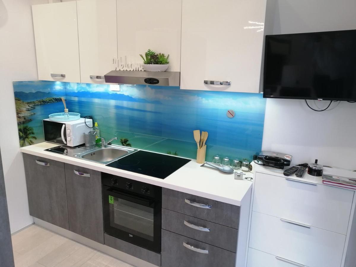 Apartment Rose By The Beach & Tennis Courts Сплит Екстериор снимка