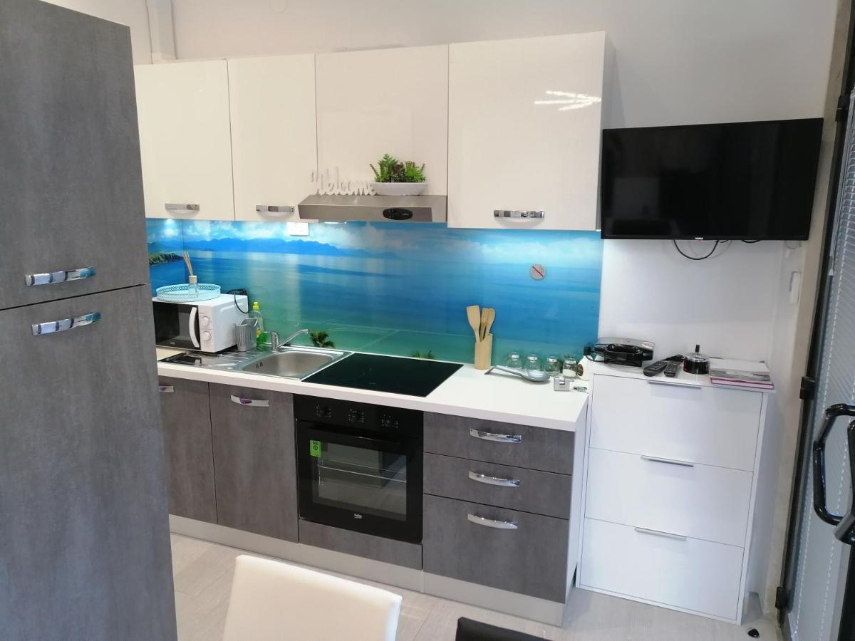 Apartment Rose By The Beach & Tennis Courts Сплит Екстериор снимка