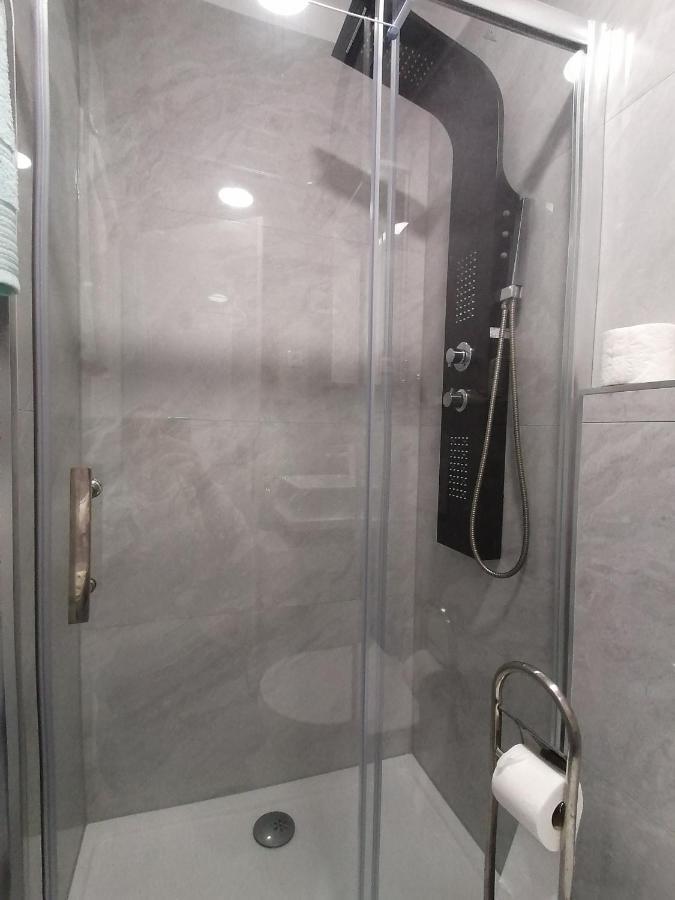 Apartment Rose By The Beach & Tennis Courts Сплит Екстериор снимка