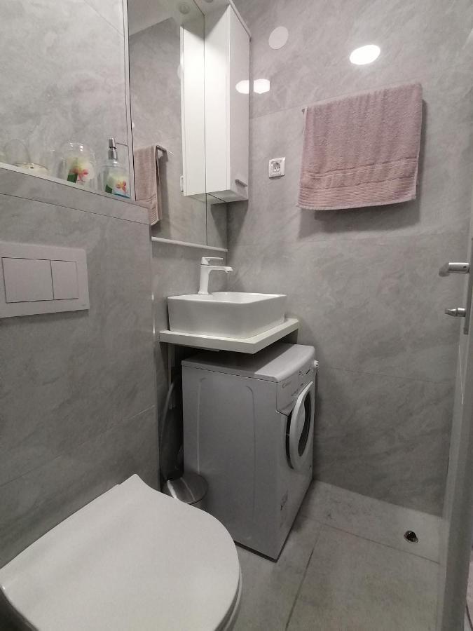 Apartment Rose By The Beach & Tennis Courts Сплит Екстериор снимка